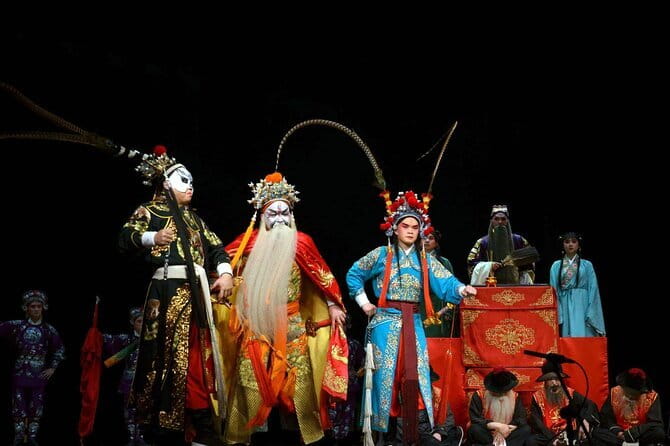 Sichuan Opera with face-changing at Sichuan opera theater - The rest of the show: dance, acrobatics, and story scenes