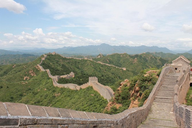 Simatai Great Wall & Gubei Water Town Private Trip English Driver - Xiangshuihu Hike and Local Lunch Option Near the Water