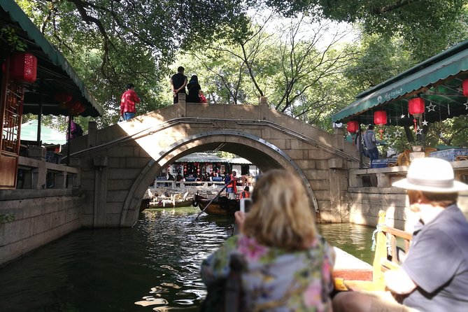 Suzhou and Tongli Water Town Private Tour from Shanghai with Options - Lunch in Tongli: What to Choose and How Guides Help