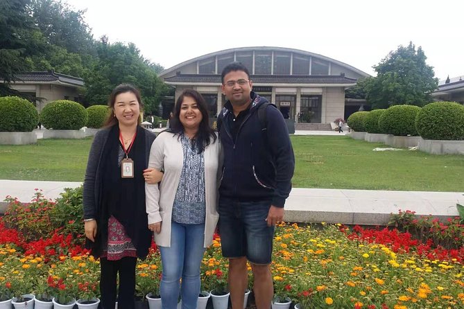 Terracotta Army Guide Day Tour with City Wall and Muslim Quarter - Museum of Qin Terra-cotta Warriors: where the time disappears