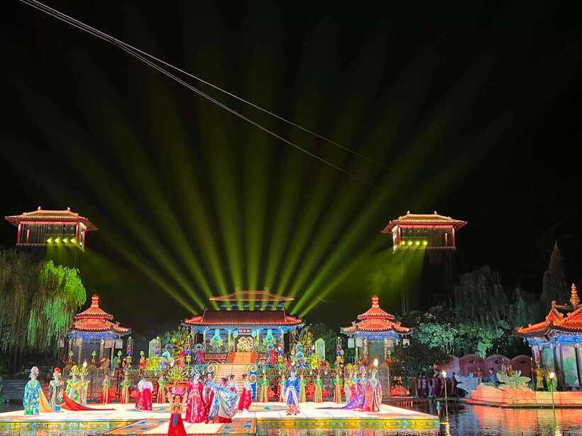 Terracotta Army, Huaqing Palace & Song of Everlasting Sorrow - Huaqing Palace and the hot springs area: Tang Dynasty atmosphere with real place