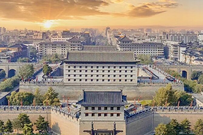 Terracotta Warriors and Xi'an City Highlights 2 Days Tour - Xi’an City Wall, where you trade buses for real views