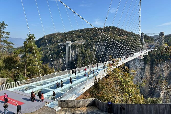 Top Zhangjiajie Mini Group Tour: Glass Bridge & Tianmen Mountain - Stop 1: Zhangjiajie Grand Canyon, a fast start with big canyon scale