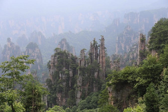 Top Zhangjiajie Mini Group Tour: Glass Bridge & Tianmen Mountain - The guide factor, why Daniel and Tracy-style support matters