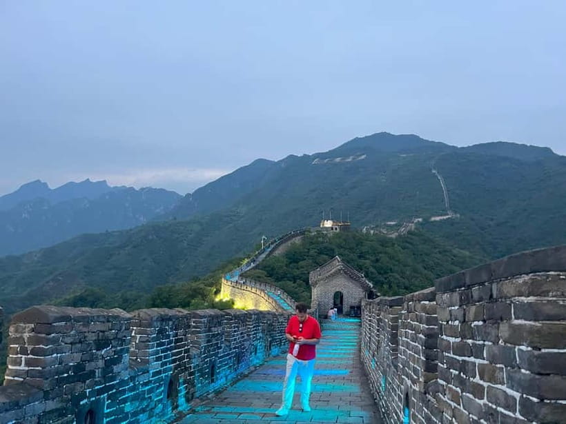 Twilight Glow at Mutianyu Great Wall Evening Bus Tour+Ticket - Why Mutianyu’s night glow feels different than daytime