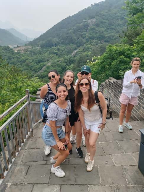 Water-Great Wall Odyssey: Hike & Cruise One Day Tour - Getting to the wall from Beijing: the Hang Seng Bank meeting point (and how to find it fast)