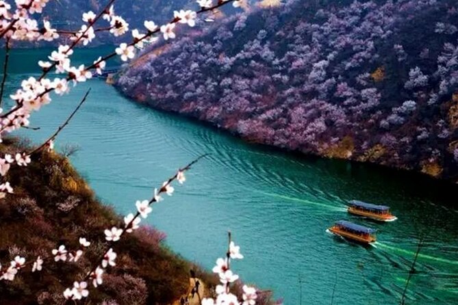 Water-Great Wall Odyssey: Scenic Bus & Cruise Day Tour - Why Huanghuacheng feels different from the usual Great Wall stops