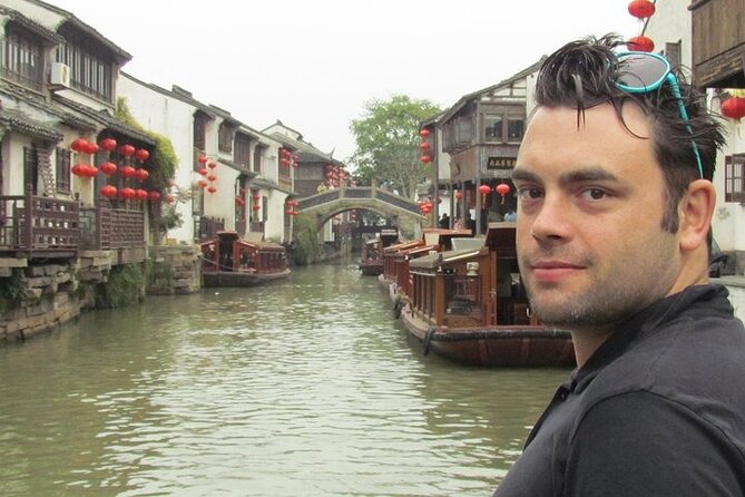 Wuzhen Water Town Delight Tour With Riverside Lunch Experience - Walking Wuzhen Water Town: Architecture, Museums, and What to Watch For