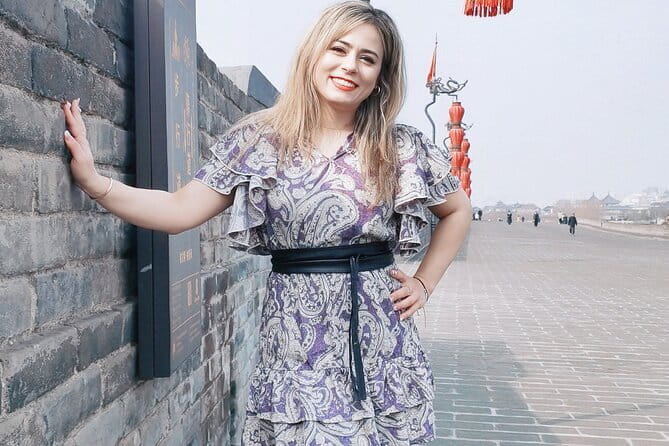 Xi'an 2-Day Customized Tour: Terracotta Army & City Highlights - Day 2: City Wall strolls, Yongxing Fang treats, and Big Wild Goose Pagoda calm