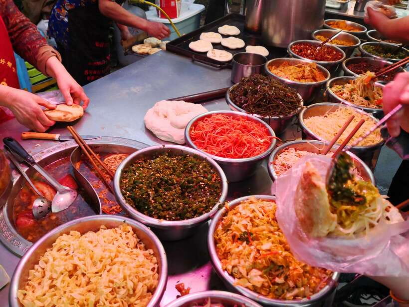 Xi'an: City Wall & Old Town Walking Tour w/ 10+ Food Tasting - Booking Advice: How to Choose the Right Slot