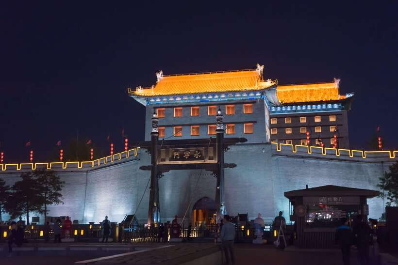 Xi'an: City Wall & Old Town Walking Tour w/ 10+ Food Tasting - Getting There: Pickup Options and What You’ll Actually Do First
