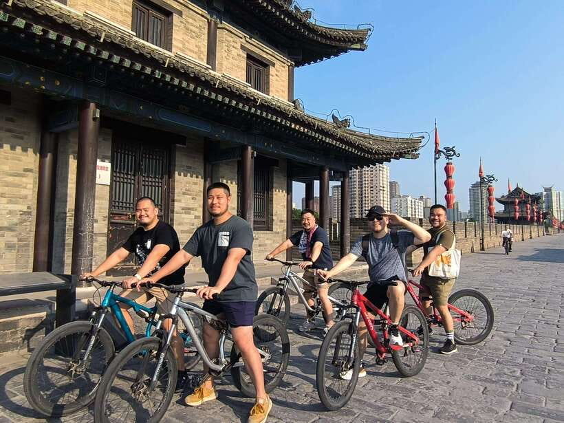 Xi'an: City Wall & Old Town Walking Tour w/ 10+ Food Tasting - The City Wall Bike Ride: How It Works and What Makes It Easier