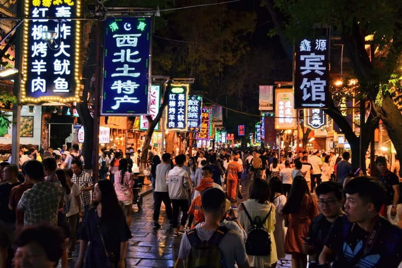Xi’an Highlights: Terracotta Warriors, City Wall & Food Tour - Muslim Quarter lunch tasting that keeps Xian deliciously grounded