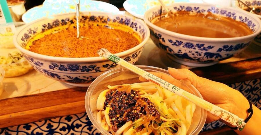 Xi'an Muslim Quarter Night Market Foodie Walking Tour - The 2.5-Hour Tasting Focus: Classic Xi’an Snacks You Can Actually Order