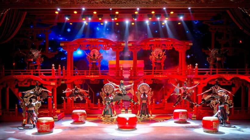 Xi'An: Tang Dynasty Show Ticket w/ Transfer or Dinner - The theater experience: English captions, musicians, and the photo moment