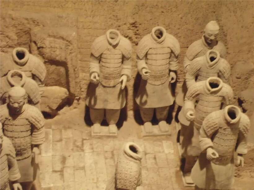 Xi'an: Terracotta Army and Top City Sights Tour with Options - Hotel pickup, private vehicle, and how the timing usually feels