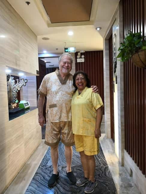 Xi'an: Traditional Chinese Massage or Spa with Meal - Your check-in: uniforms, calm space, and how the session starts