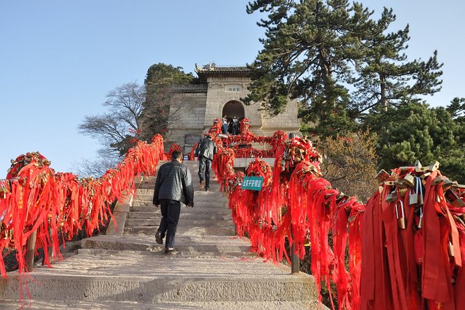 Xian Day Trip to Mt. Huashan with Round-trip Cable Car - Gold Lock Pass: a small tradition that creates a big photo moment