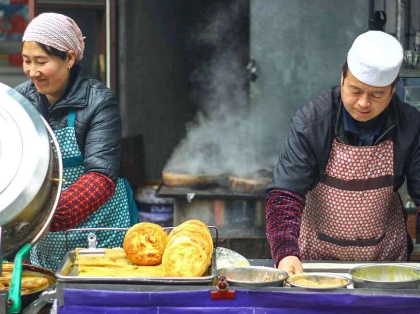Xian: Morning Food Tour of the Muslim Quarter - Why a morning Muslim Quarter tour beats wandering alone