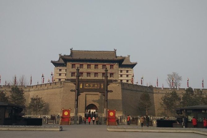 Xian Private Day Tour with Airport Transfer: Terracotta Warriors and City Wall - Price and value: what $225 includes and when it’s worth it