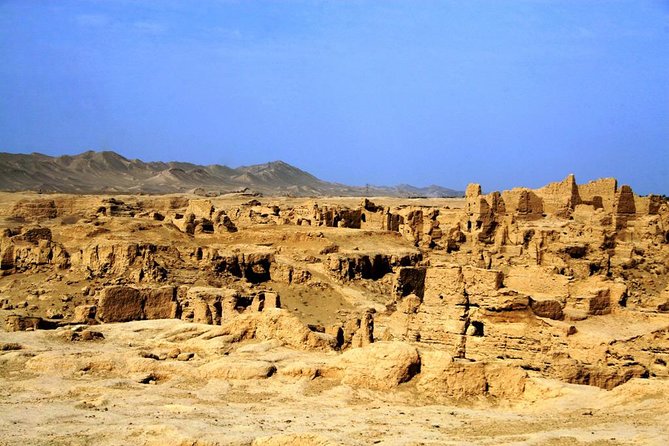 Xinjiang Best Classic Silk Road Tour with Locals - Silk Road comfort, from Kashgar bazaars to desert highways