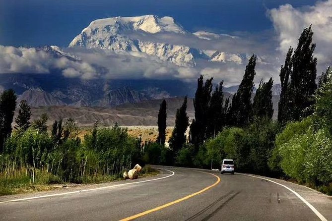 Xinjiang Best Classic Silk Road Tour with Locals - Jiaohe and moving to Urumqi: ancient city scale plus Tianchi day
