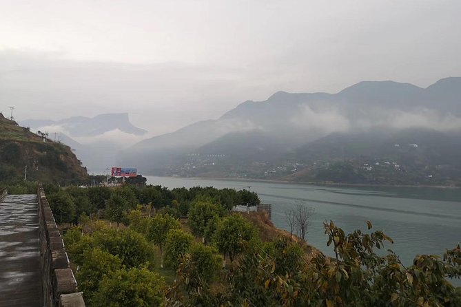 Yangtze River Cruise from Chongqing to Yichang Downstream in 4 Days 3 Nights - Chongqing to Yichang Downstream: Why This Route Feels Right