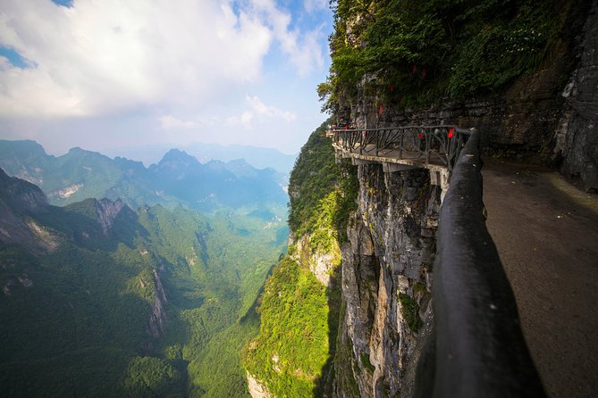 Zhangjiajie Tianmen & Glass Bridge Private All-Inclusive Tour - Open-air chairlift: the quick switch in perspective